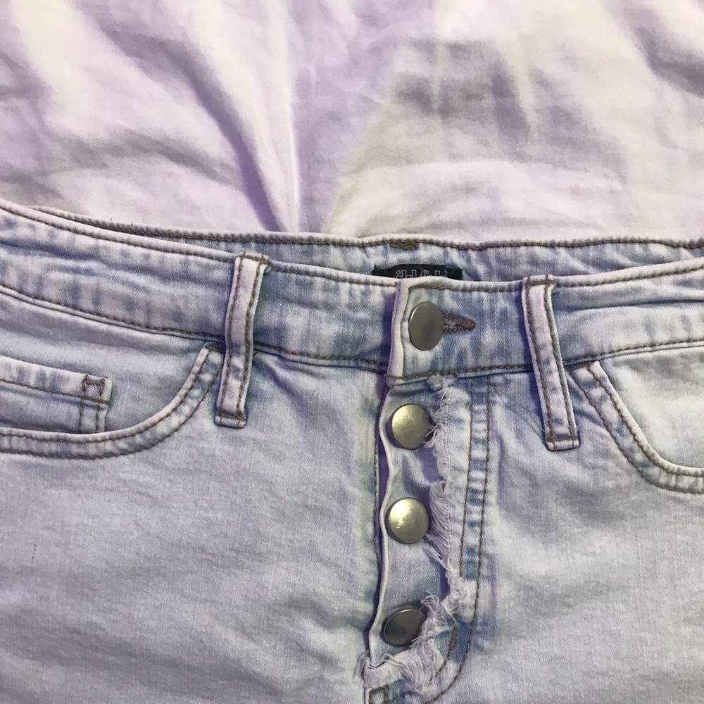 Shorts - Picture 3 of 3